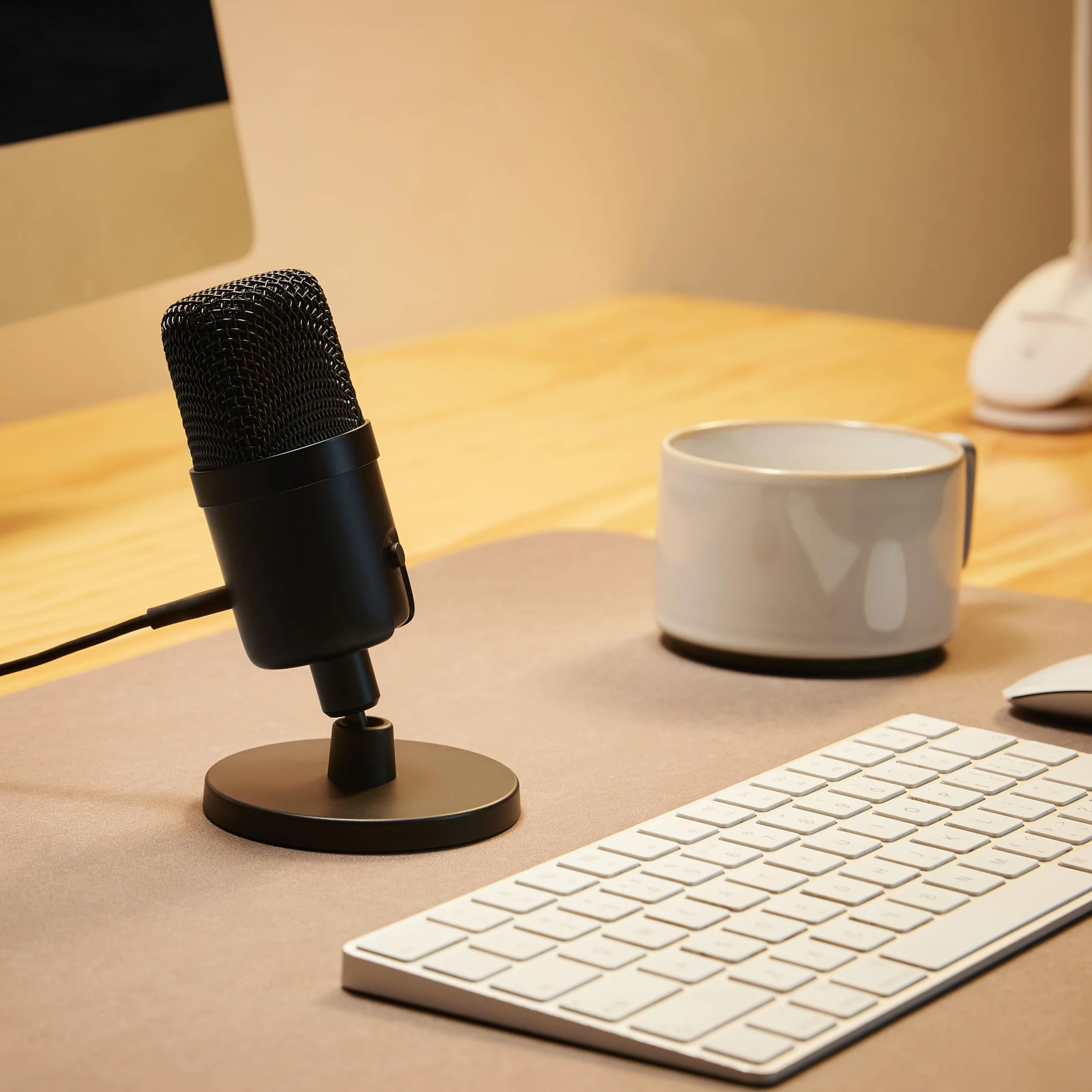Amazon Basics Microphone à condensateur USB miniature cardioïde pour streaming jeux podcasting Noir 5.8 x 3.4 inches