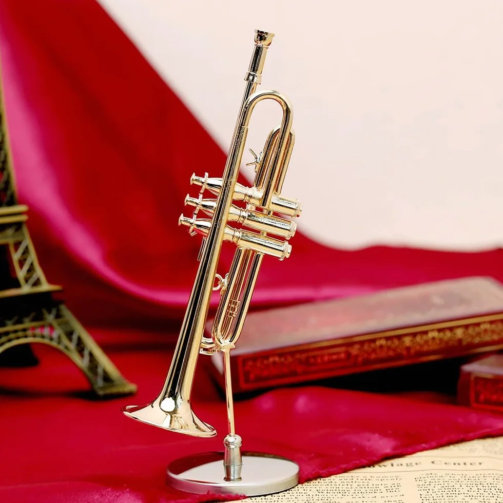 Miniature Trompette en Laiton Doré avec Support et Étui, Ornement Musical