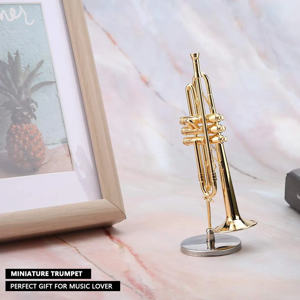 Miniature Trompette en Laiton Doré avec Support et Étui, Ornement Musical